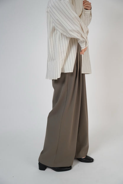 Tailored Wide-Leg Trousers / Olive