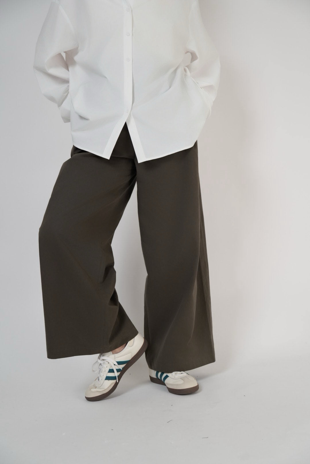 Cotton Relaxed Pants / Ivory, Olive
