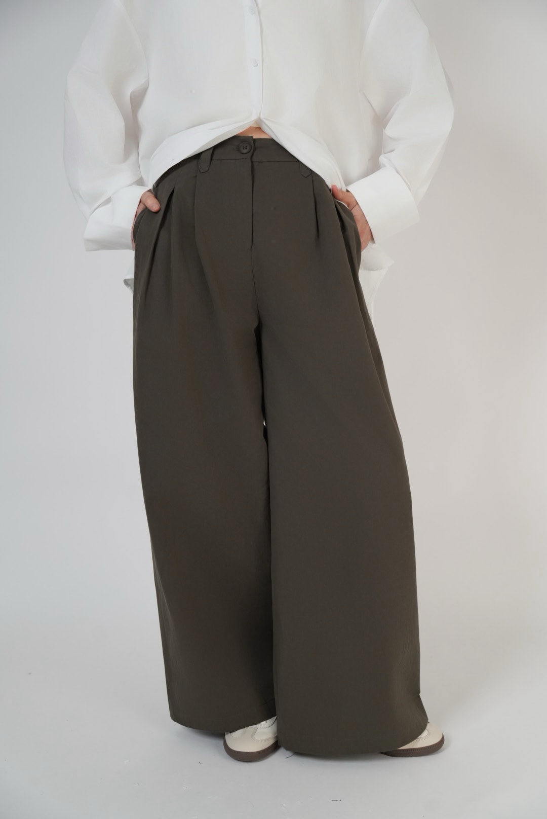 Cotton Relaxed Pants / Ivory, Olive