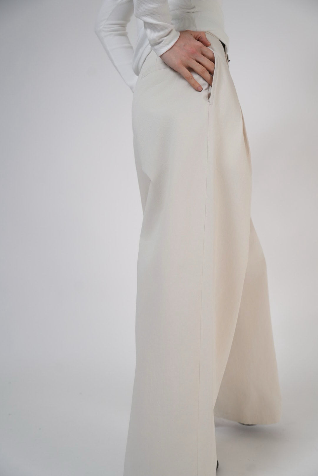 Cotton Relaxed Pants / Ivory, Olive