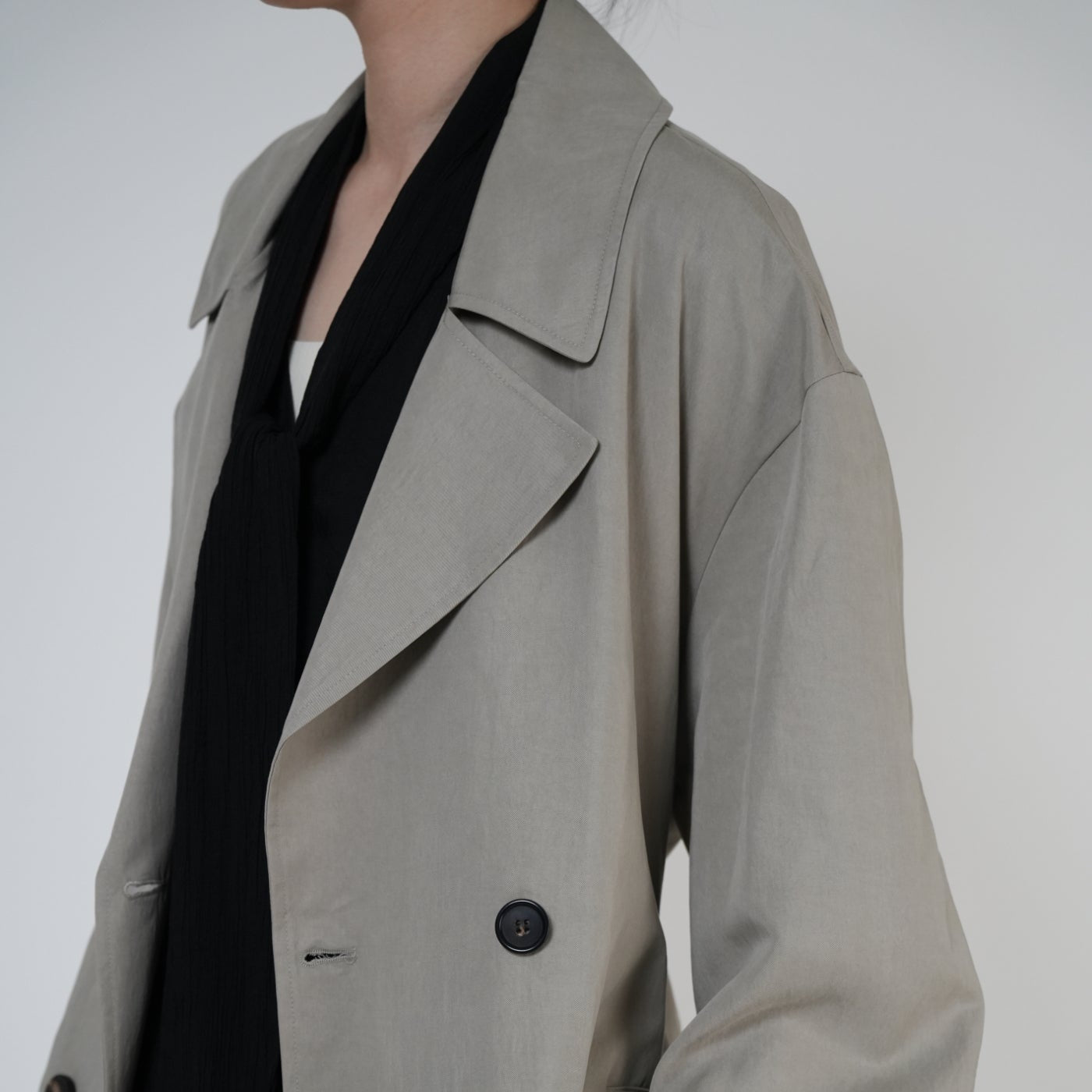 Lightweight Flow Trench Coat / Grey