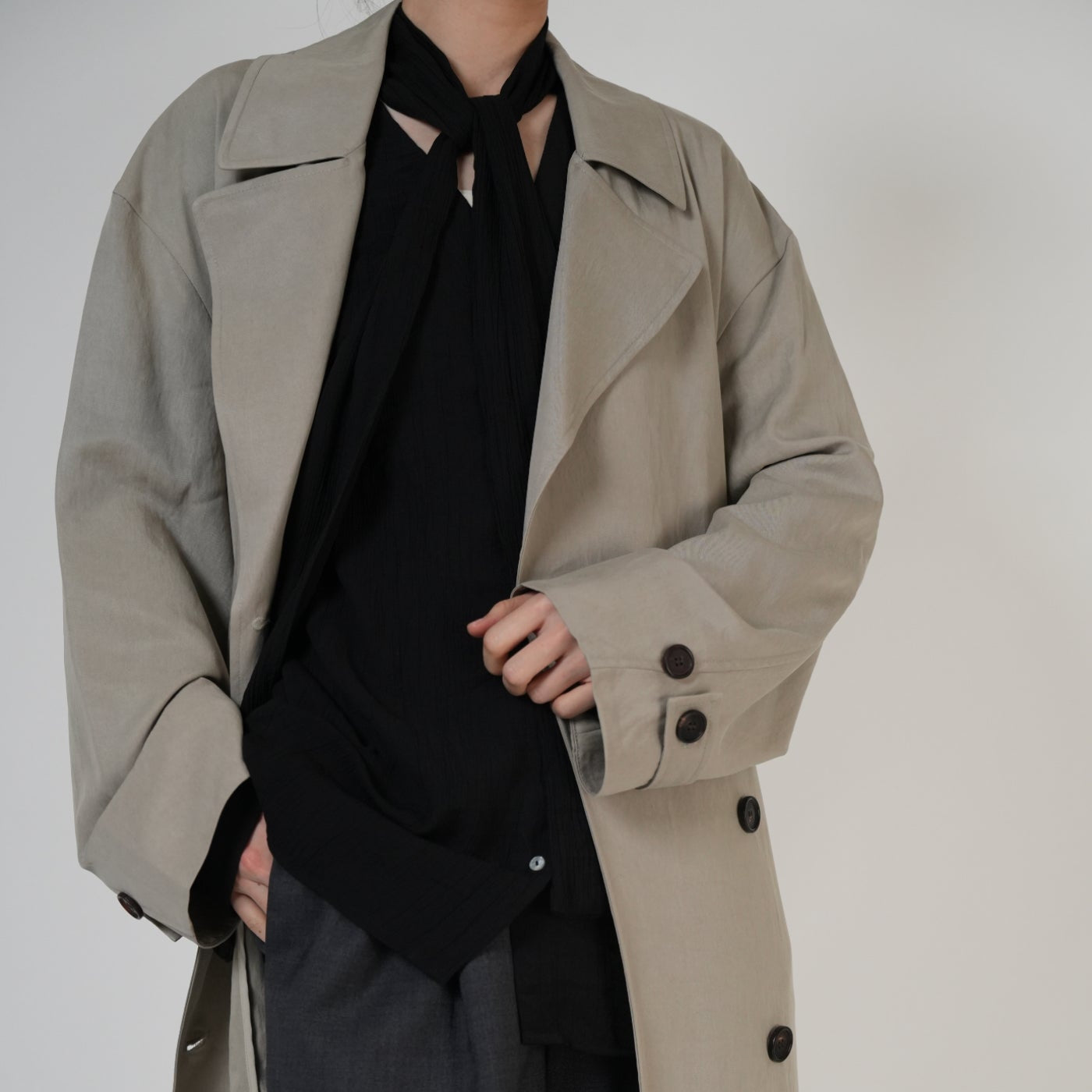 Lightweight Flow Trench Coat / Grey