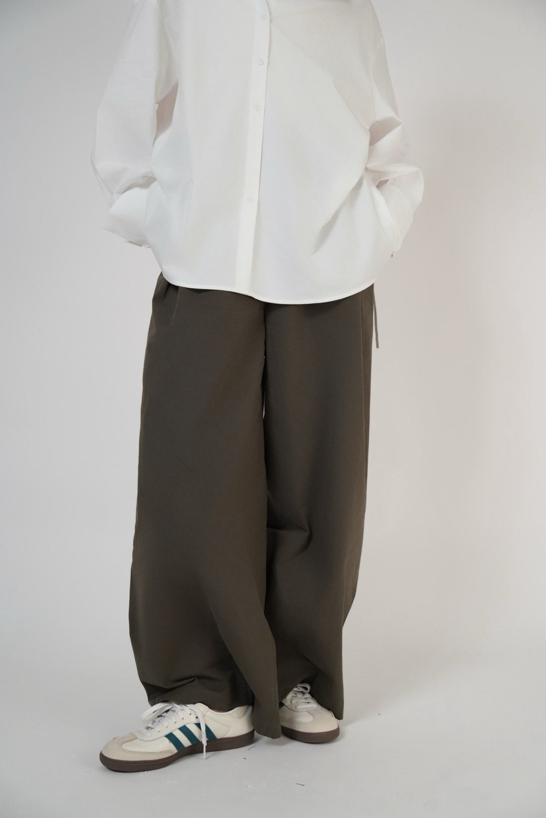 Cotton Relaxed Pants / Ivory, Olive