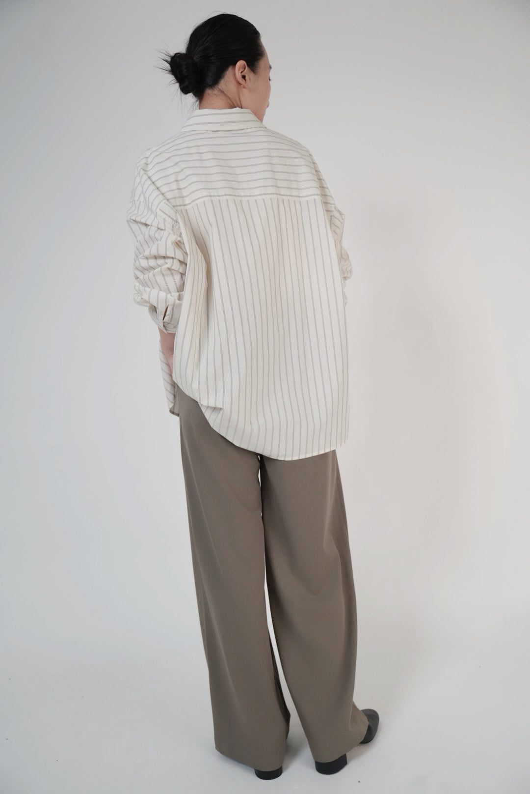 Tailored Wide-Leg Trousers / Olive